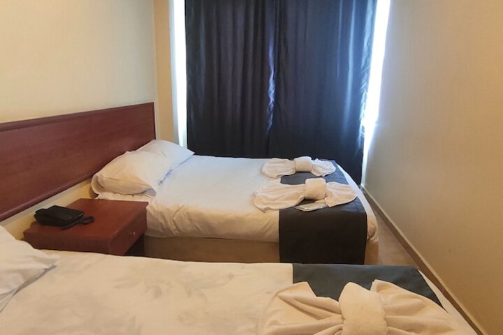 Room 13 of 42