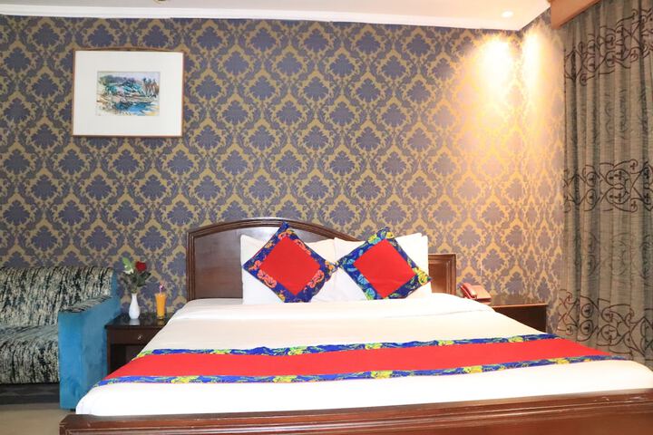 Room 10 of 11