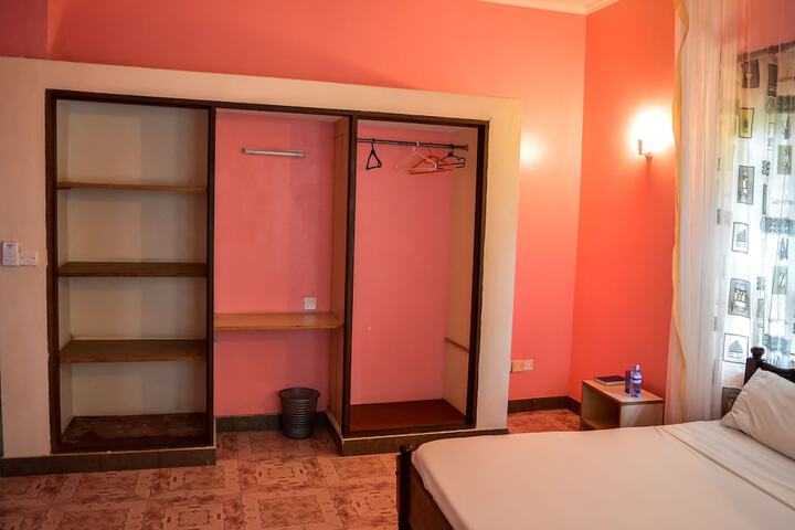 Room 10 of 36