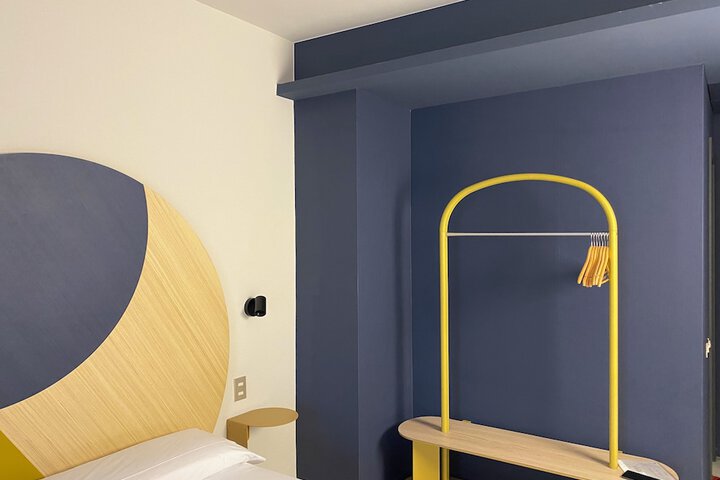 Room 57 of 265