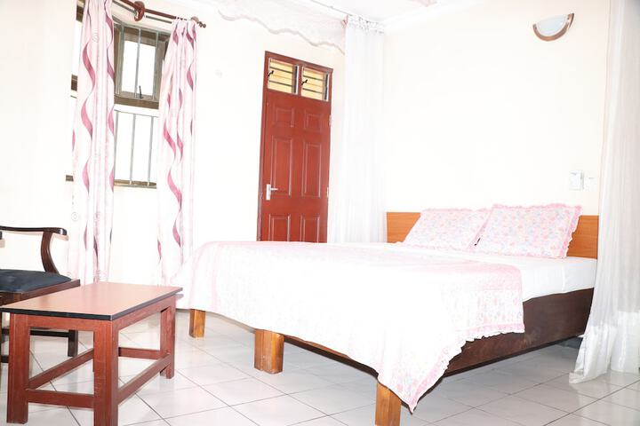Room 28 of 53