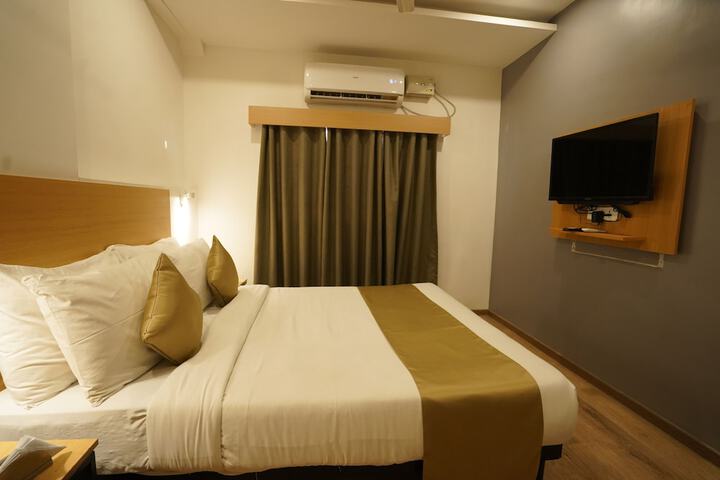 Room 16 of 37
