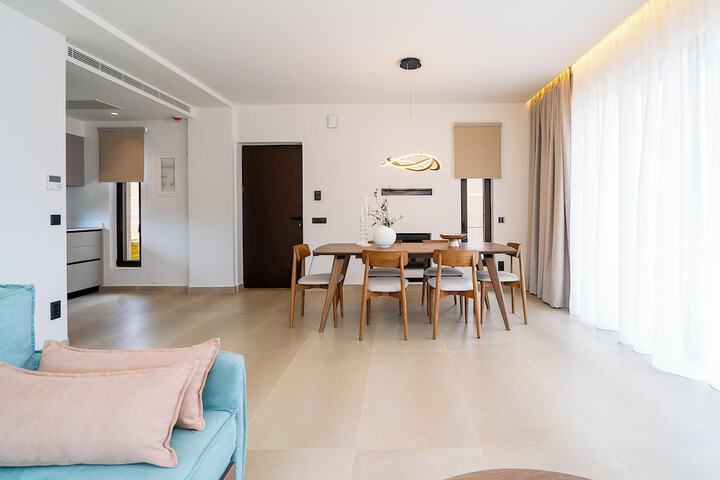 Room 10 of 60