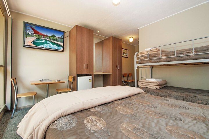 Room 10 of 40