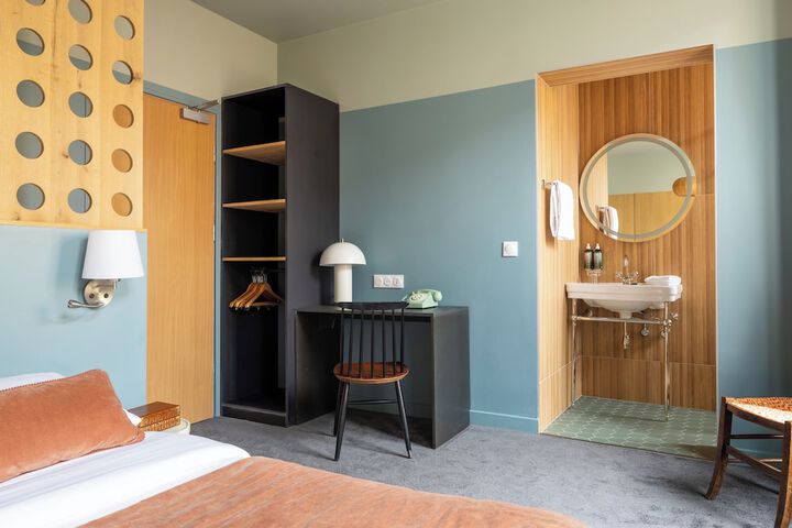 Room 11 of 70
