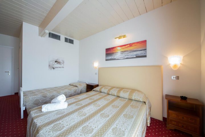 Room 16 of 59