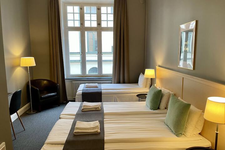 Room 50 of 149