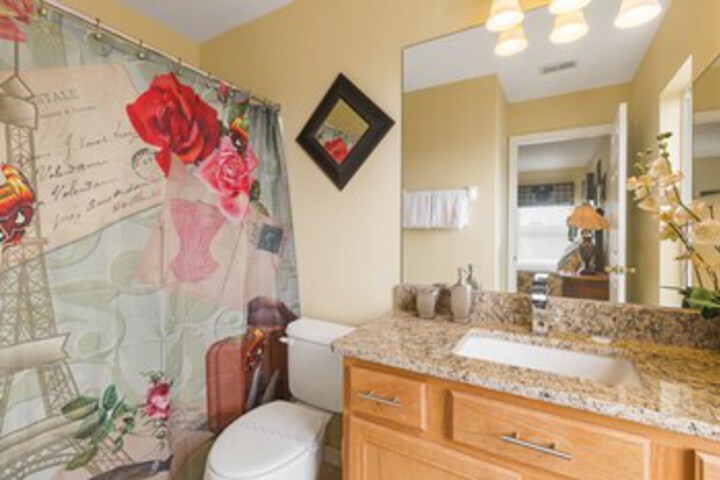 Room 6 of 272