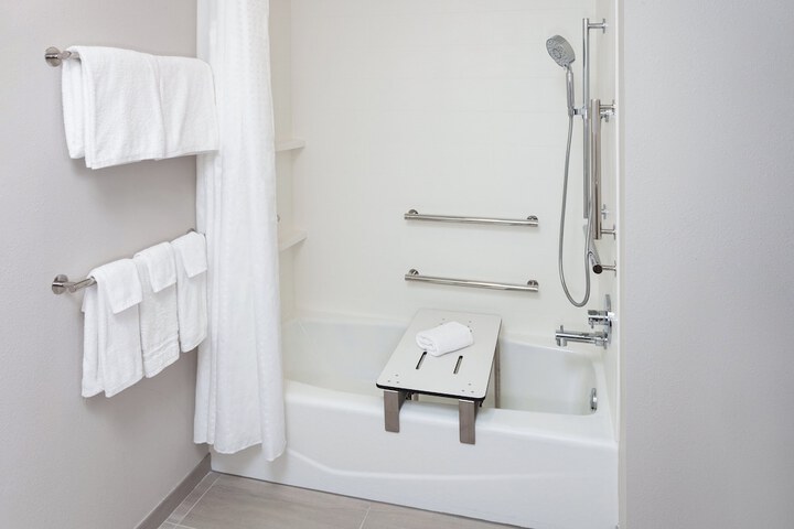 2 Queen Beds (3 of 10)