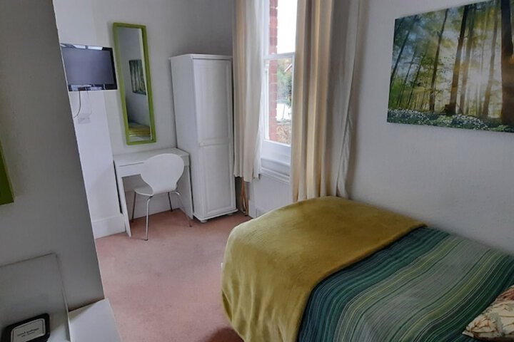 Room 16 of 39