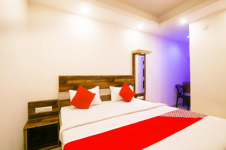 OYO 77519 Hotel Rajdhani Residency