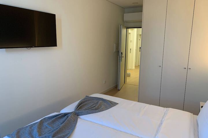 Room 12 of 22