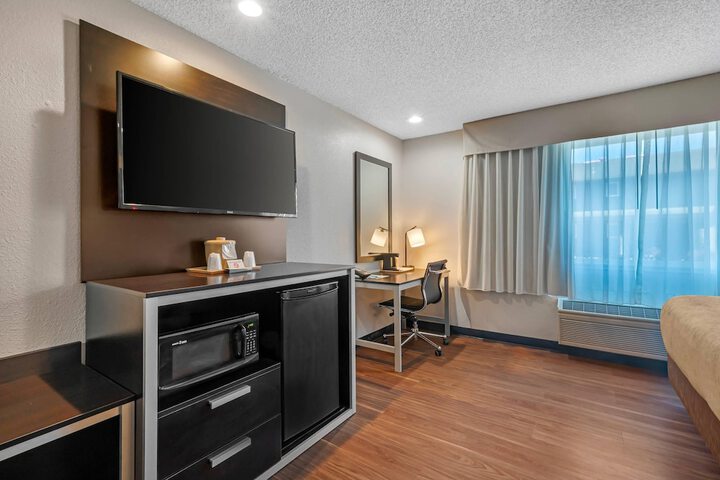 Room 40 of 64
