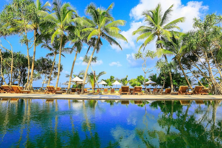 Hotel with Pool