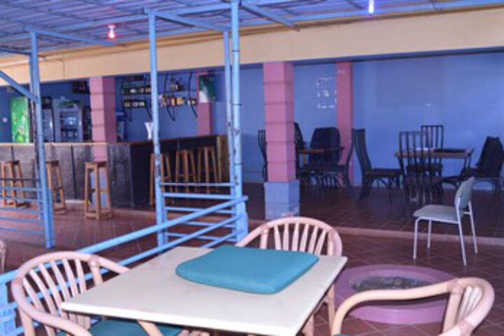 Lounge 2 of 29