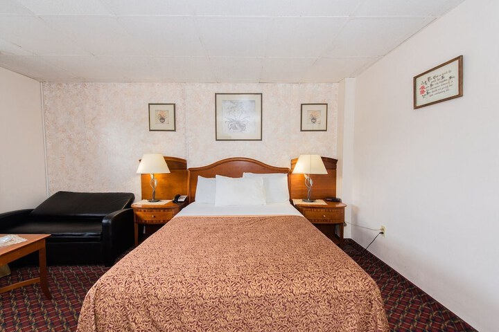 Room 10 of 43