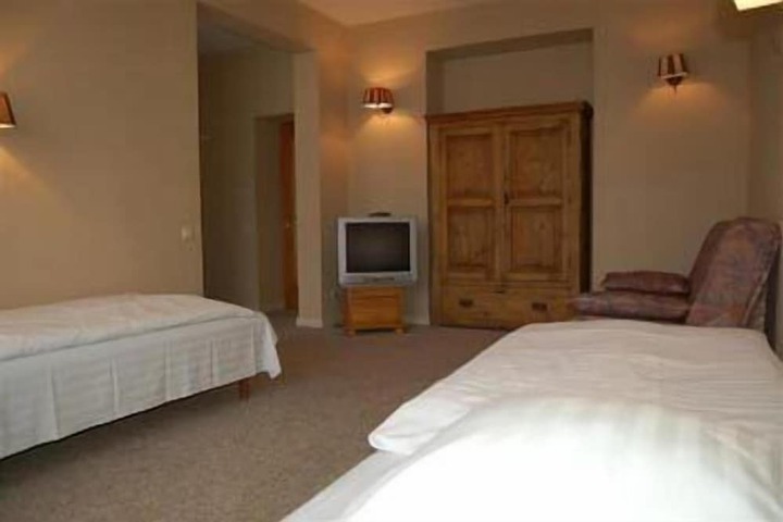 Room 21 of 40
