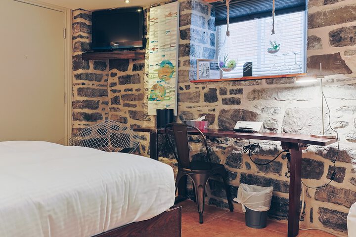 Room 43 of 144