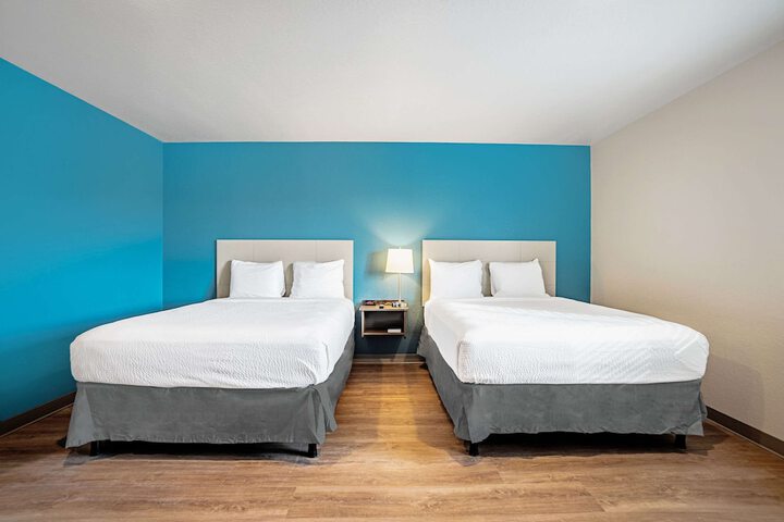 1 Queen Bed (15 of 22)