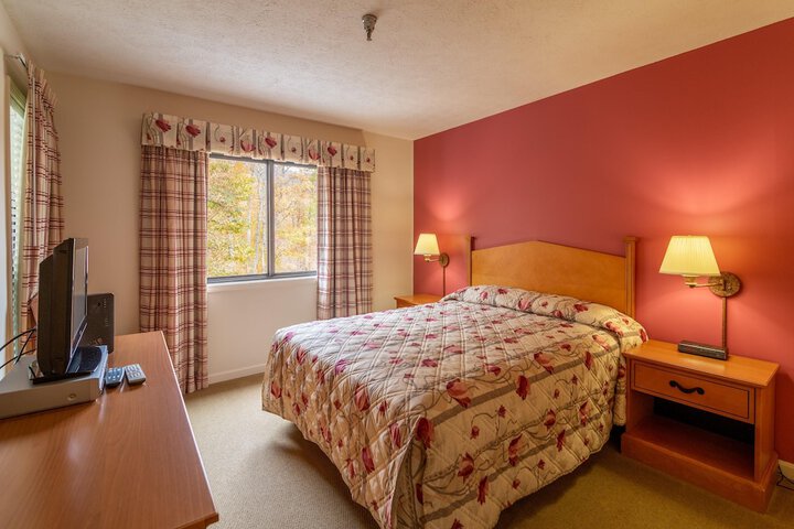 2 Queen Beds (28 of 39)