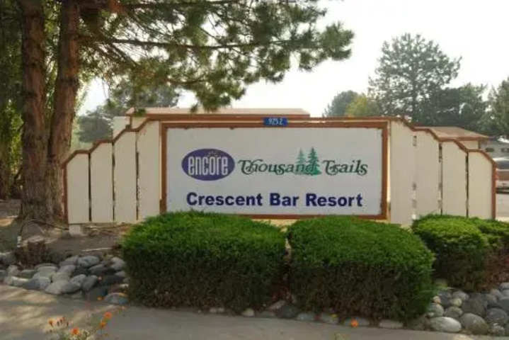 Exterior of Crescent Bar Camping Resort Studio Cabin 3