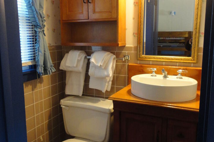 Room 32 of 48