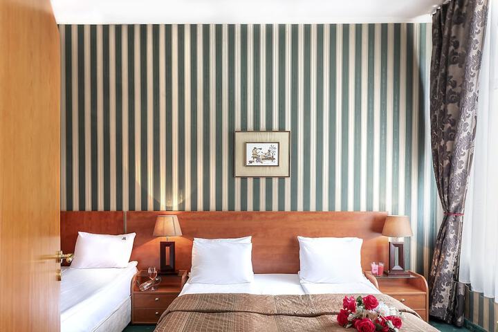 Room 3 of 45
