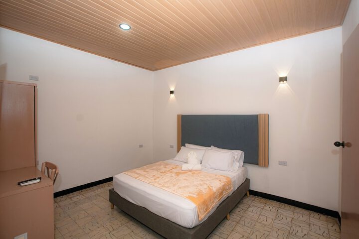 Room 16 of 39