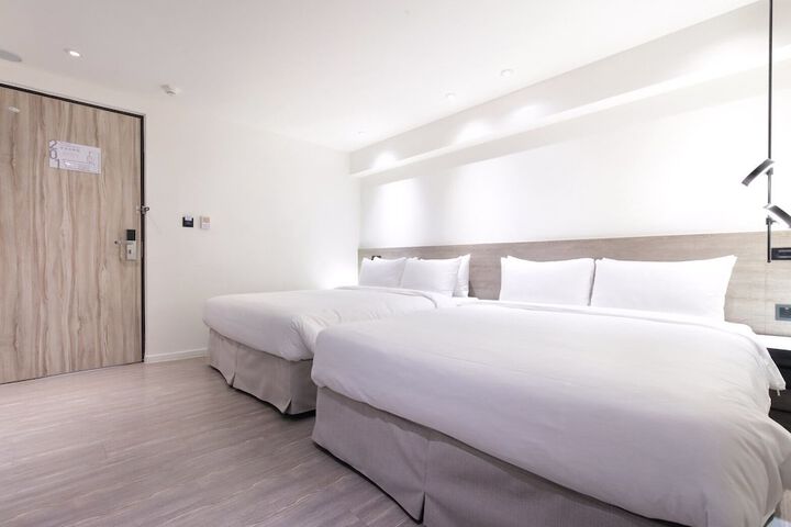 Room 28 of 67