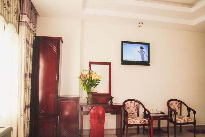 VIVYANNE HOTEL