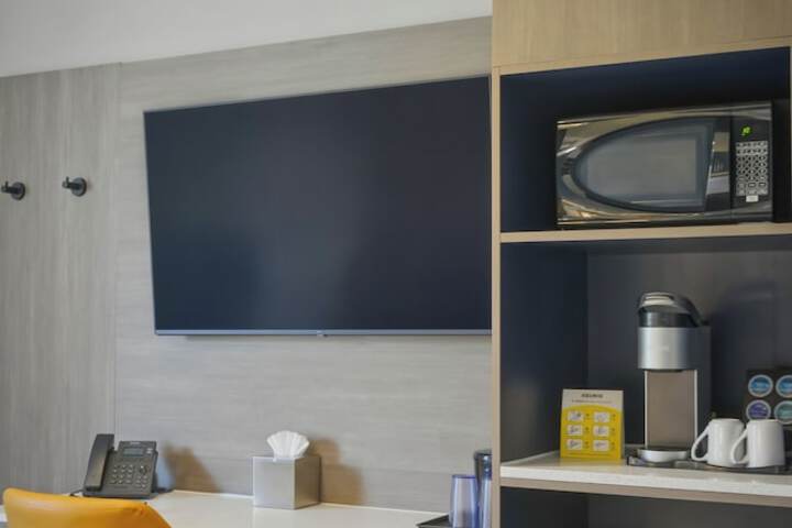Room 19 of 65