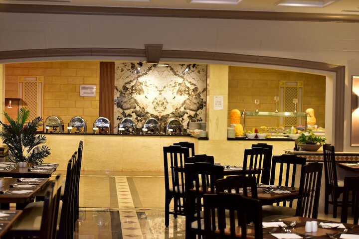 Dining 65 of 103