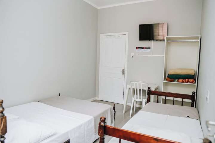 Room 10 of 29