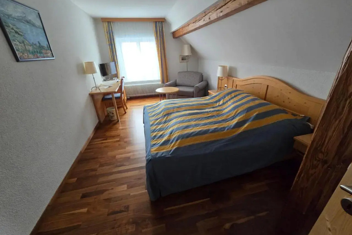 Room 4 of 21