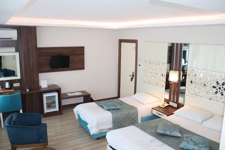 Room 11 of 34