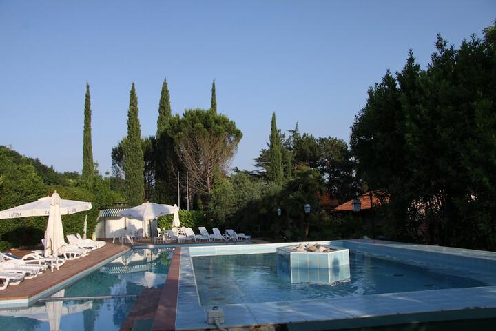 Hotel with Pool