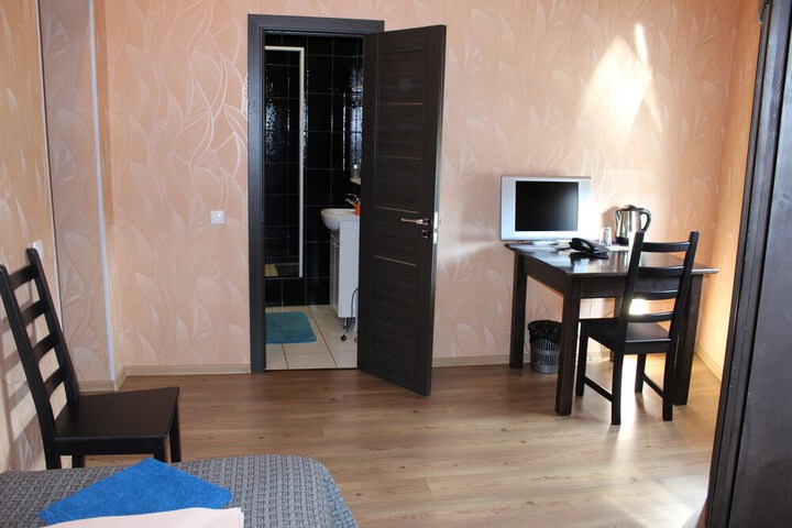 Room 27 of 41