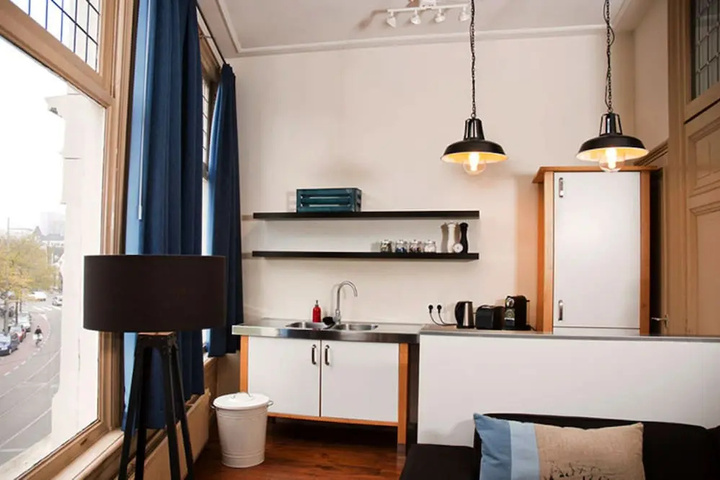 Room 2 of 9