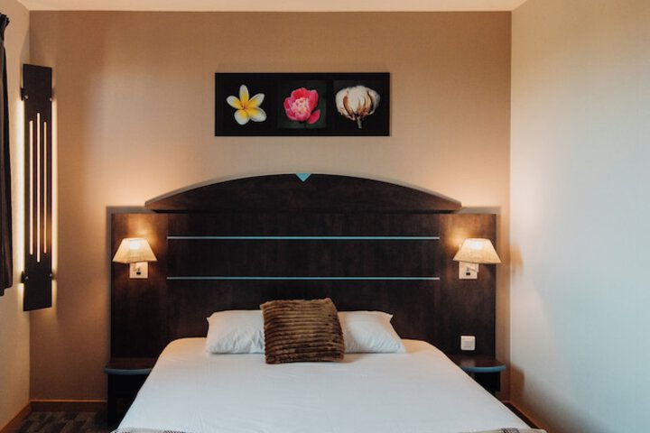 Room 8 of 49