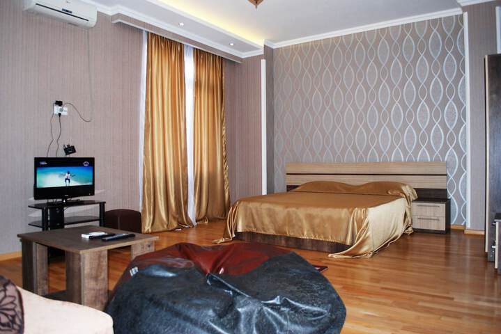 Room 44 of 102