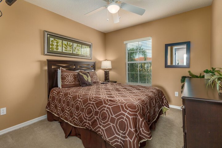 Room 2 of 17