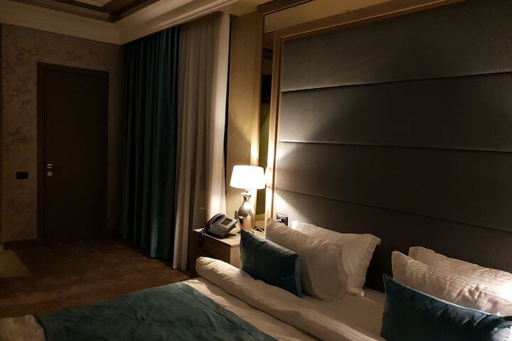 Room 26 of 80