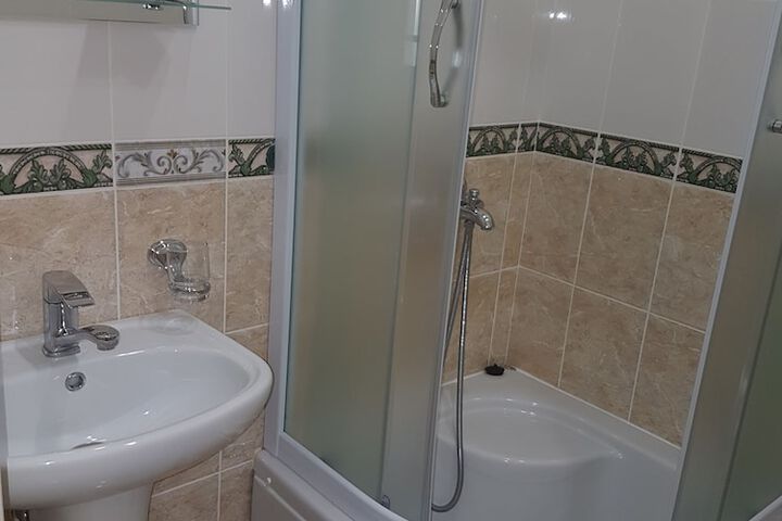 Room 12 of 22