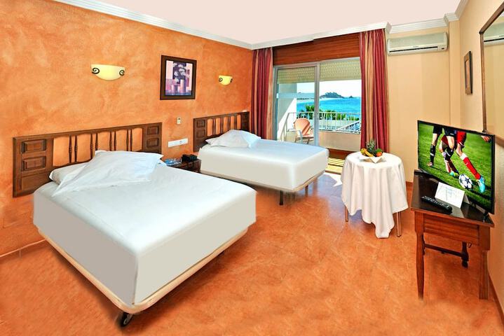 Room 4 of 37