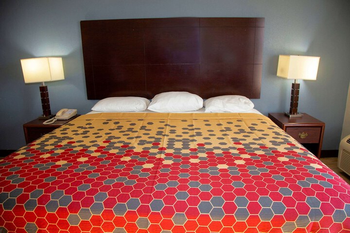 Room 21 of 66