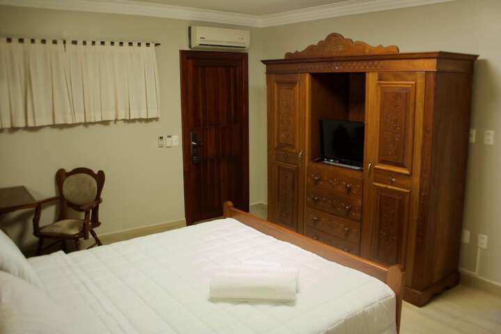 Room 14 of 33