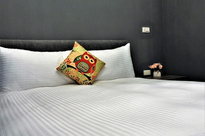 Room 25 of 99