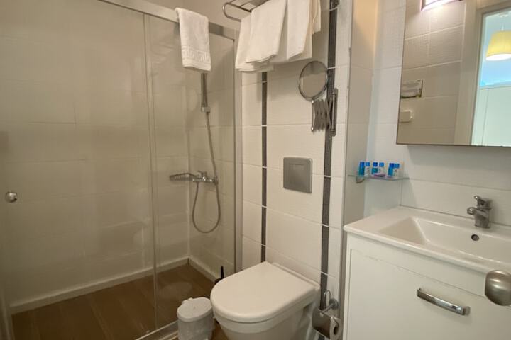 Room 74 of 258
