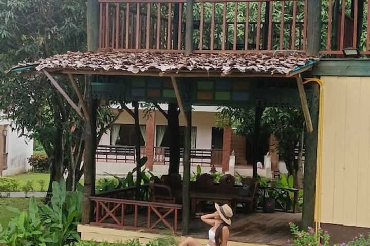 Hotel Pool