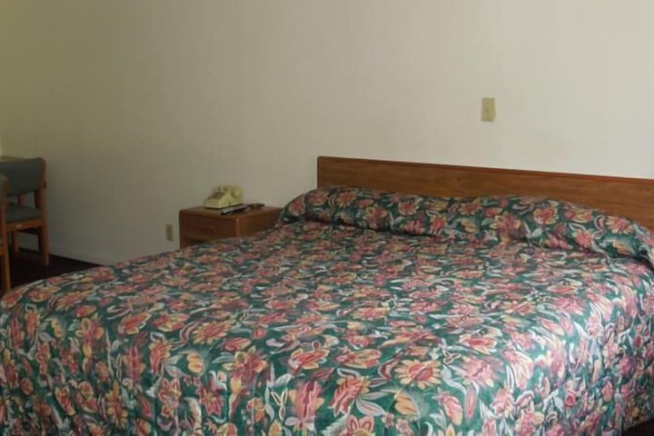 Room 9 of 30